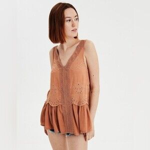 American Eagle Outfitters AEO Women's BOHO Eyelet Lace V Neck Top NWT Size S